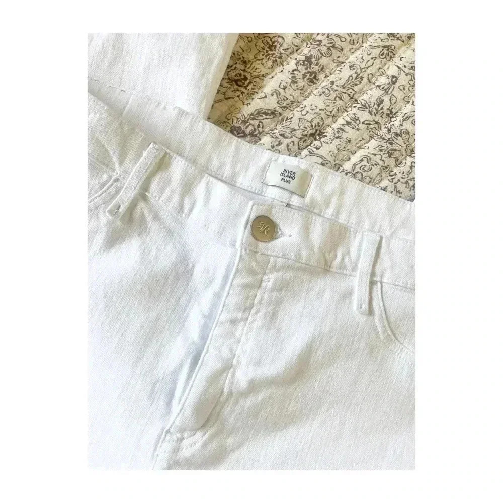 River Island Plus White Flare  Jeans - Picture 8 of 8